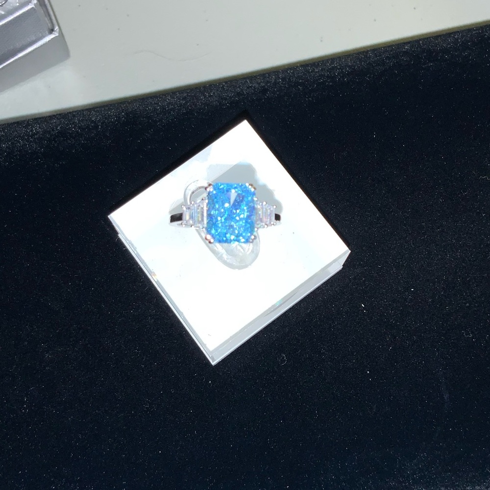 1ct Radiant Aquamarine Ring - Picture 4 of 16